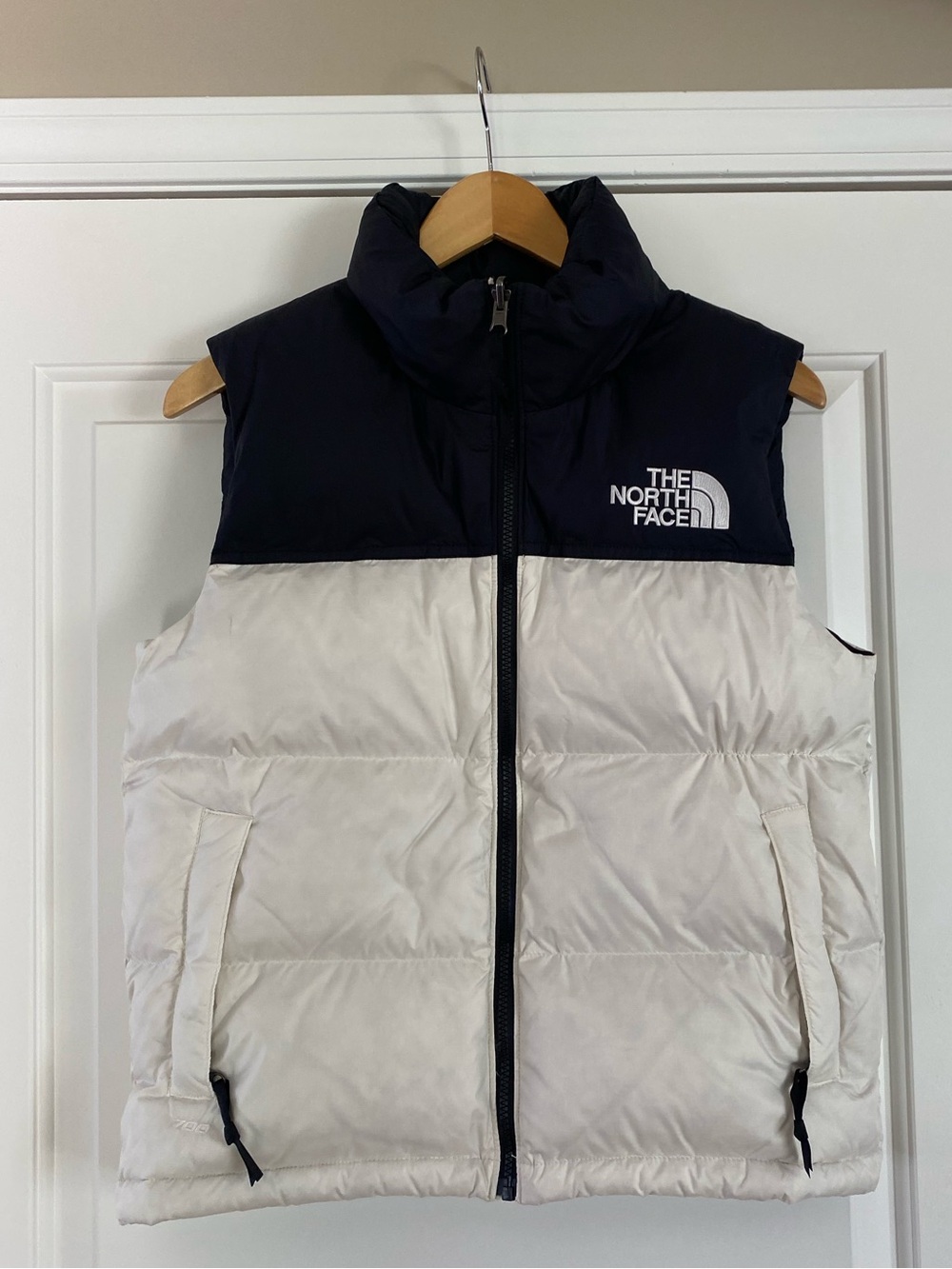 The North Face women’s Retro Nupste vest small- white dune/ TNF black